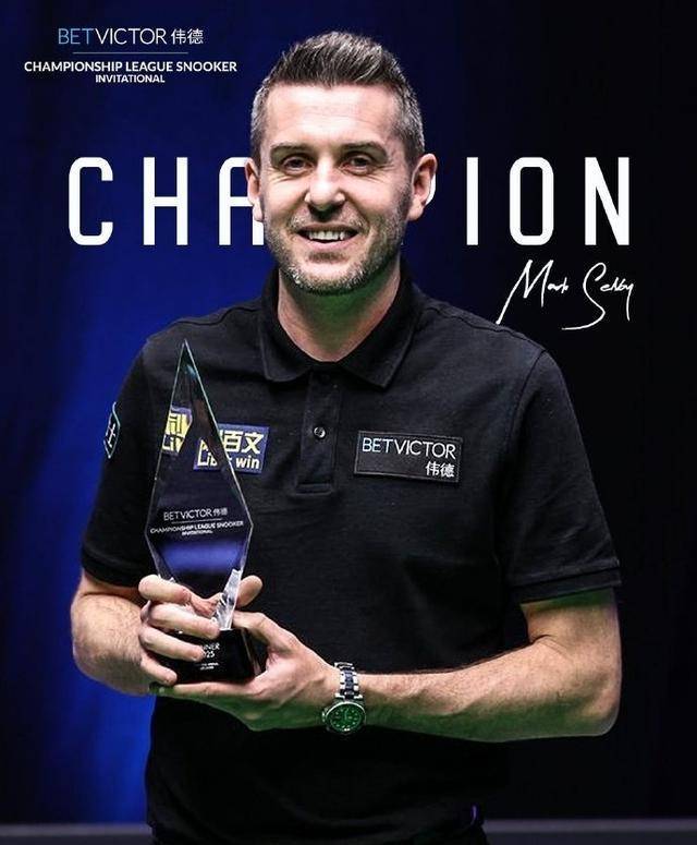 显示出他 显示出他